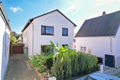 Zweifamilienhaus mit Garten und Garage in ruhiger Wohnlage!