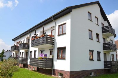 Langenbogen: Gemütliche 2-Zi.-Wohnung mit Balkon