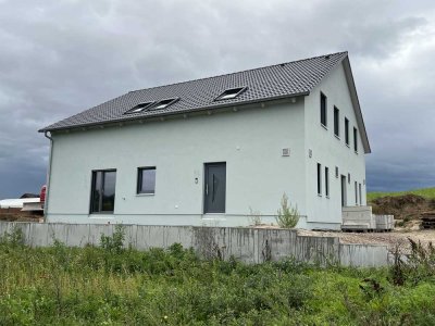 Attraktive 5-Zimmer-Doppelhaushälfte mit gehobener Innenausstattung und EBK in Dielheim