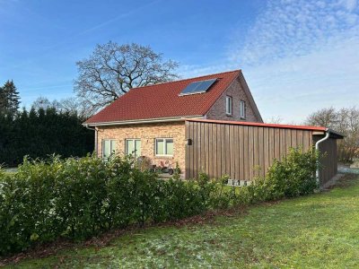 Moderne Wohlfühloase: Einfamilienhaus mit Garten, provisionsfrei
