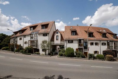 Modernisierte Zwei-Zi.-Whg. in mediterraner & ökologischer Wohnanlage inkl. EBK und TG-Stellplatz!