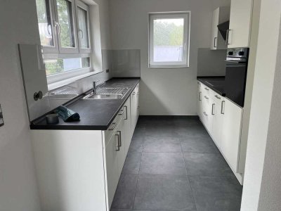 Erstbezug: Günstige 3-Zimmer-Reihenendhaus mit gehobener Innenausstattung und EBK in Bad Schönborn