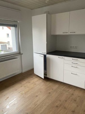 2,5-Zimmer-Wohnung mit EBK in Wörth am Main