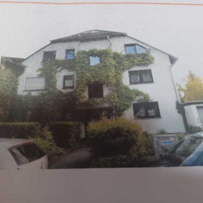 Grosse 2 Zimmerwhg. m. Balkon