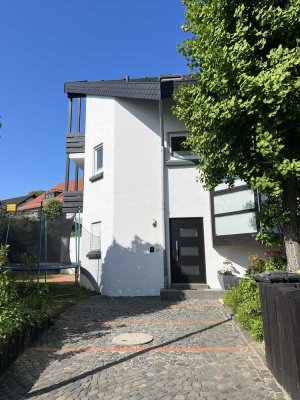 *Auf Zeit* Sehr schöne, möblierte Wohnung in Essenheim mit Terrasse/Garten