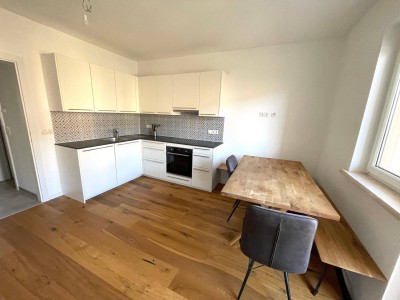 Sonnige, geräumige Wohnung mit Balkon