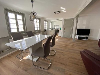 *Historisches Ambiente!* Kurzfristig bezieh- /oder vermietbar!
Moderne 3 Zi.-EG-Wohnung!