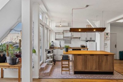 Exklusives Penthouse im Wrangelkiez: Helle 2/3 Zimmer mit sonniger Terrasse in bester Kreuzberger La