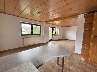 2,5 Zimmer Wohnung (OG) mit Balkon in Schlierbach!