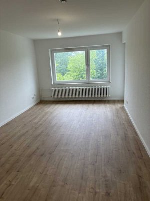 Frisch Sanierte 3 Zimmer Wohnung, 03. OG, rechts, Emil-von-Behring-Straße 5