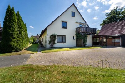 ***Ehemaliges Bauernhaus mit drei Wohneinheiten, großem Garten und Nebengebäude in Stuhr-Moordeich
