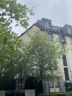 Ansprechende 2- Raum Dachgeschosswohnung mit EBK und Balkon in Hilden