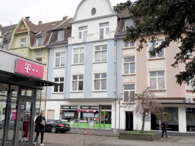 Erstbezug nach Sanierung: DU-Wanheimerort. 2,5 Zimmer Altbau direkt am Michaelplatz/ Ecke Fisch