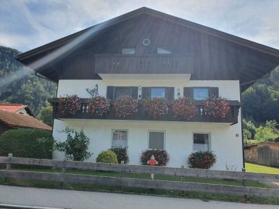 Helle 2-Zimmer-Wohnung mit Balkon in Oberwössen