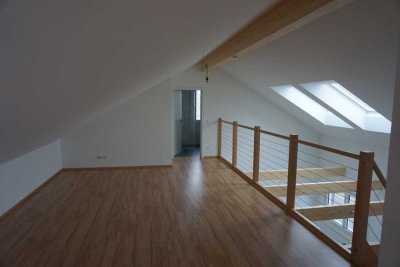 Neuwertige 5-Raum-Maisonette-Wohnung mit Balkon in niederenergetischem Haus in Kehl