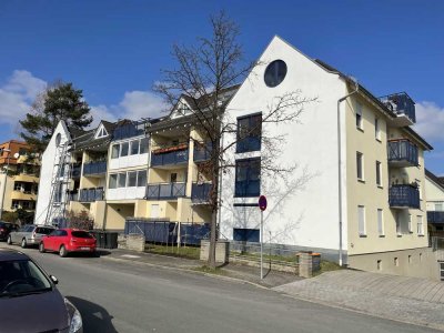 Sofort Bezugsfrei! Sehr schöne 2-Raum-Wohnung mit Balkon und TG Stellplatz in begehrter Lage