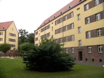 Schöne 2-Raum-Wohnung mit Loggia und Wohnküche im Grünen