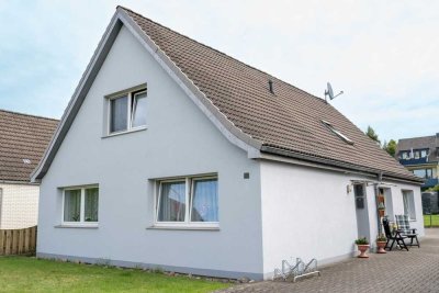 Geestland-Langen // Vermietetes Zweifamilienhaus auf Grundstück mit weiterer Bebauungsmöglichkeit