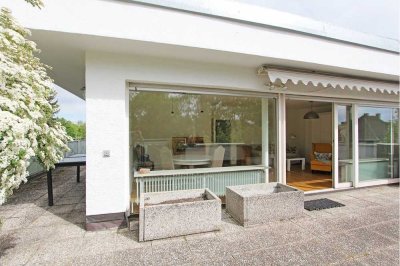 Einzigartig! Möblierte DG-Wohnung mit 120qm Dachterrasse in idyllischer Wohngegend