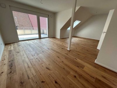 Moderne DG-Wohnung mit 4 Zimmern, Gäste-WC & Abstellraum – Helles Wohnen auf höchstem Niveau