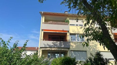 „ Die charmante sonnige 3 Zimmer Wohnung in ruhiger Lage !„