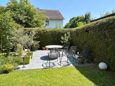 Herrenberg - sehr gepflegtes 2-FH in ruhiger Lage mit Terrassen, Garten & Doppelcarport