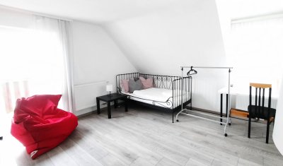 Schönes WG-Zimmer möbliert, Wlan Internet, Einbauküche, Garten, Toplage in Möhringen, Parksiedlung