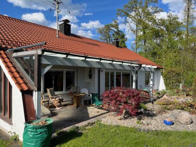 Einfamilienhaus mit geh. Innenausstattung, EBK und großem Garten