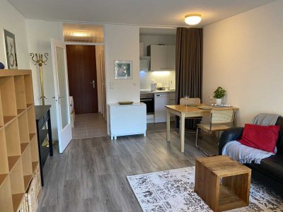 Helle-Freundliche 1-Raum-Wohnung mit Balkon und Einbauküche, möbiliert, München Schwabing-West