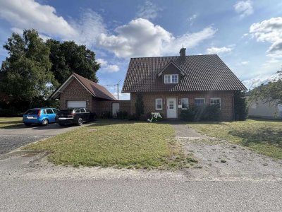 Freistehendes Einfamilienwohnhaus mit Garten u. Garage ab 01.10.2025 verfügbar