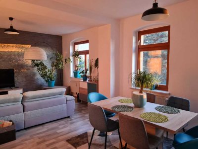 Günstige, modernisierte 3-Zimmer-Wohnung mit Balkon und Einbauküche in Fraureuth