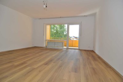 Aufwändig sanierte Komfortwohnung incl. neuer Einbauküche in Bestzustand.