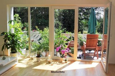 Familienfreundliches Einfamilienhaus mit Terrasse, Garage und Garten