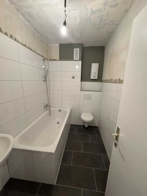Sehr schöne sanierte 2 Zimmer Wohnung in Oberhausen zu vermieten