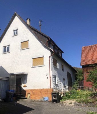 Charmantes Bauernhaus mit Garten und Scheune in Hechingen-BOLL