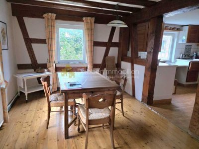 Charmante Wohnung mit Garten und vielseitigem Scheunengebäude