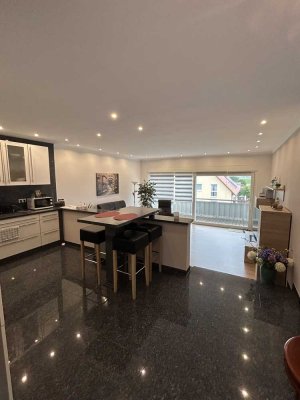 Stilvolle 4,5-Raum-Wohnung mit luxuriöser Innenausstattung mit EBK und großen Balkon in Velpke