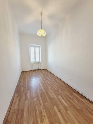 Gänserndorf: sanierte 2-Zimmer Wohnung in Zentrumslage
