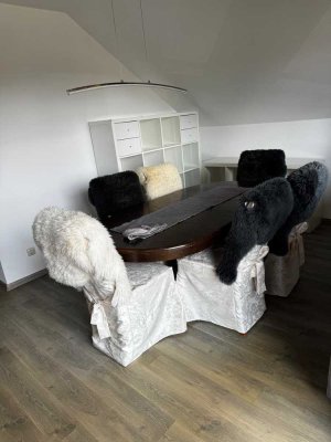 Drei-Zimmer-Wohnung mit EBK und Balkon mit traumhaften Blick über den Schurwald bis zur Alb