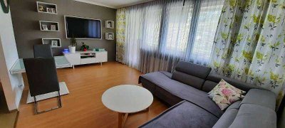 Exklusive, vollständig renovierte 1,5-Zimmer-Wohnung mit Balkon und EBK in Krefeld