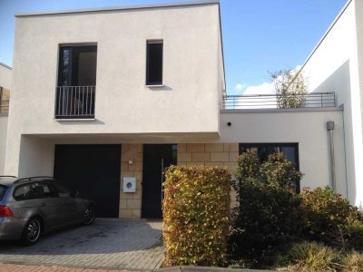 Exklusives Wohnen direkt am Baldeneysee (Einfamilienhaus mit Garten und Seeblick)
