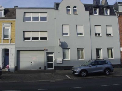 ebenso großzügige wie helle DG-Wohnung in 52428 Jülich-Stadt