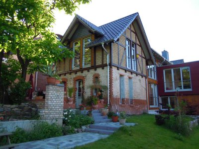 Neuwertige 2-Zimmer-EG-Wohnung in denkmalgeschütztem mit Balkon und Einbauküche in Eltville am Rhein