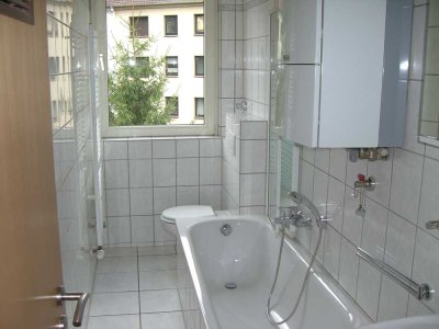 Schöne renovierte 4-Raum-Wohnung in Duisburg-Kasslerfeld