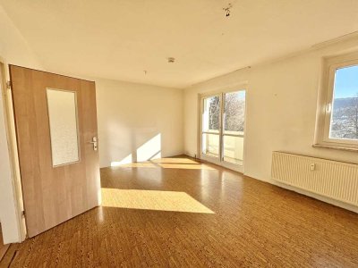 1-Raum-Wohnung  mit großer Wohn-Küche und Balkon | selbst renovieren und dadurch Miete sparen!