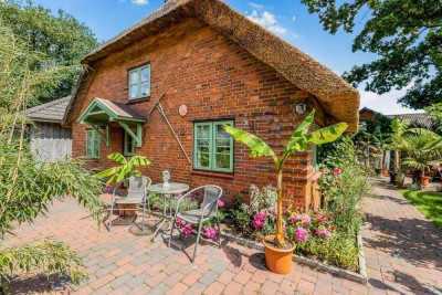 Charmantes Reetdachhaus mit Gästewohnung