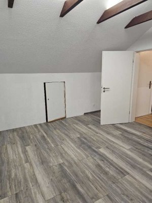 Stilvolle 2-Raum-Dachgeschosswohnung mit luxuriöser Innenausstattung in Eberdingen