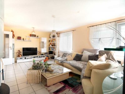 Sofort bezugsfrei: Großzügige 4-Zimmer-Wohnung mit Garage und Stellplatz