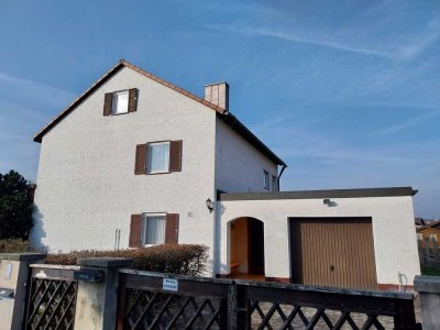 Liebevoll gepflegtes Einfamilienhaus mit großem Grundstück