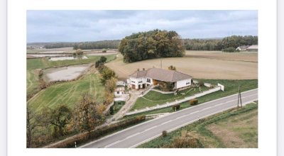 Charmanter Bungalow mit 970 m² Grundstück am Ortsrand von Höchstadt, Kleinneuses 6, 91315 Höchstadt